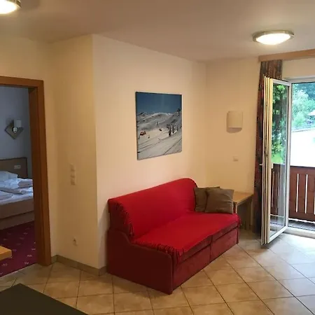 Exklusives Mit 3 Schlafzimmern & 3 Baedern Διαμέρισμα